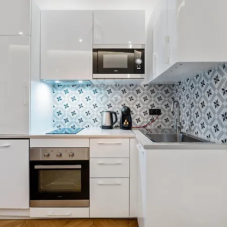 Renting - Verdun - Designer Cocoon Massena Calm Air Conditioning