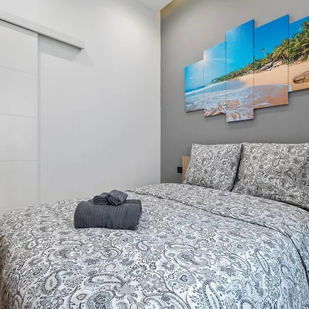 Renting - Verdun - Designer Cocoon Massena Calm Air Conditioning *